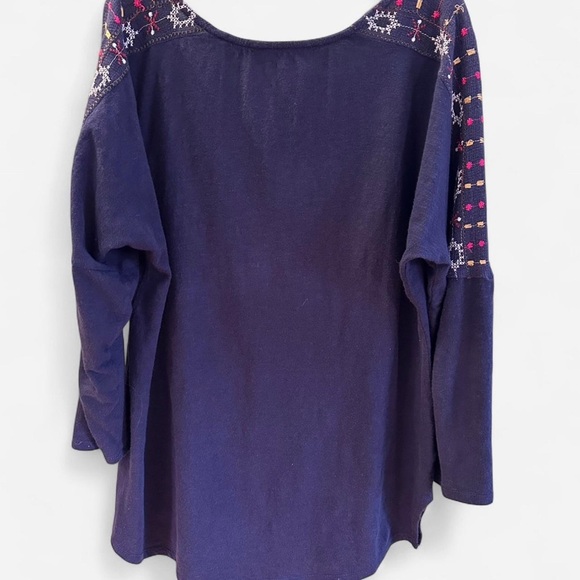 Lucky Brand Navy Blue Top Boho with Embroidery size Medium 3/4 length - Picture 4 of 7